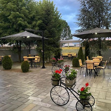Hotel Edea Korce Ngoại thất bức ảnh